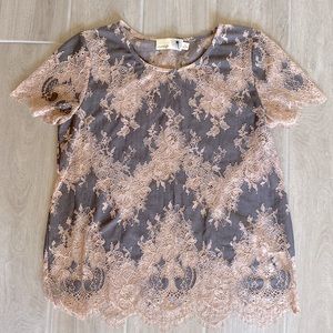 Anthropologie Everleigh brand grey and light peach top with lace detail